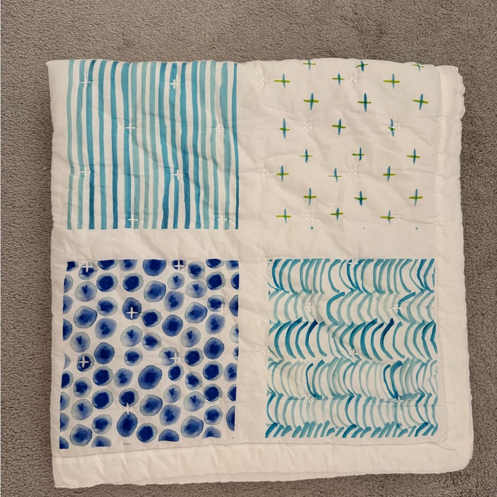 Organic Cotton Lovevery quilt